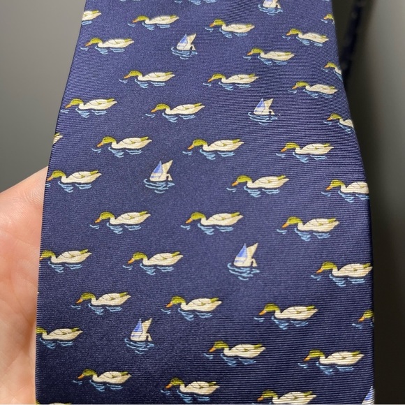 Brooks Brothers Men's Navy swimming ducks print 100% silk career office neck tie - Picture 3 of 7